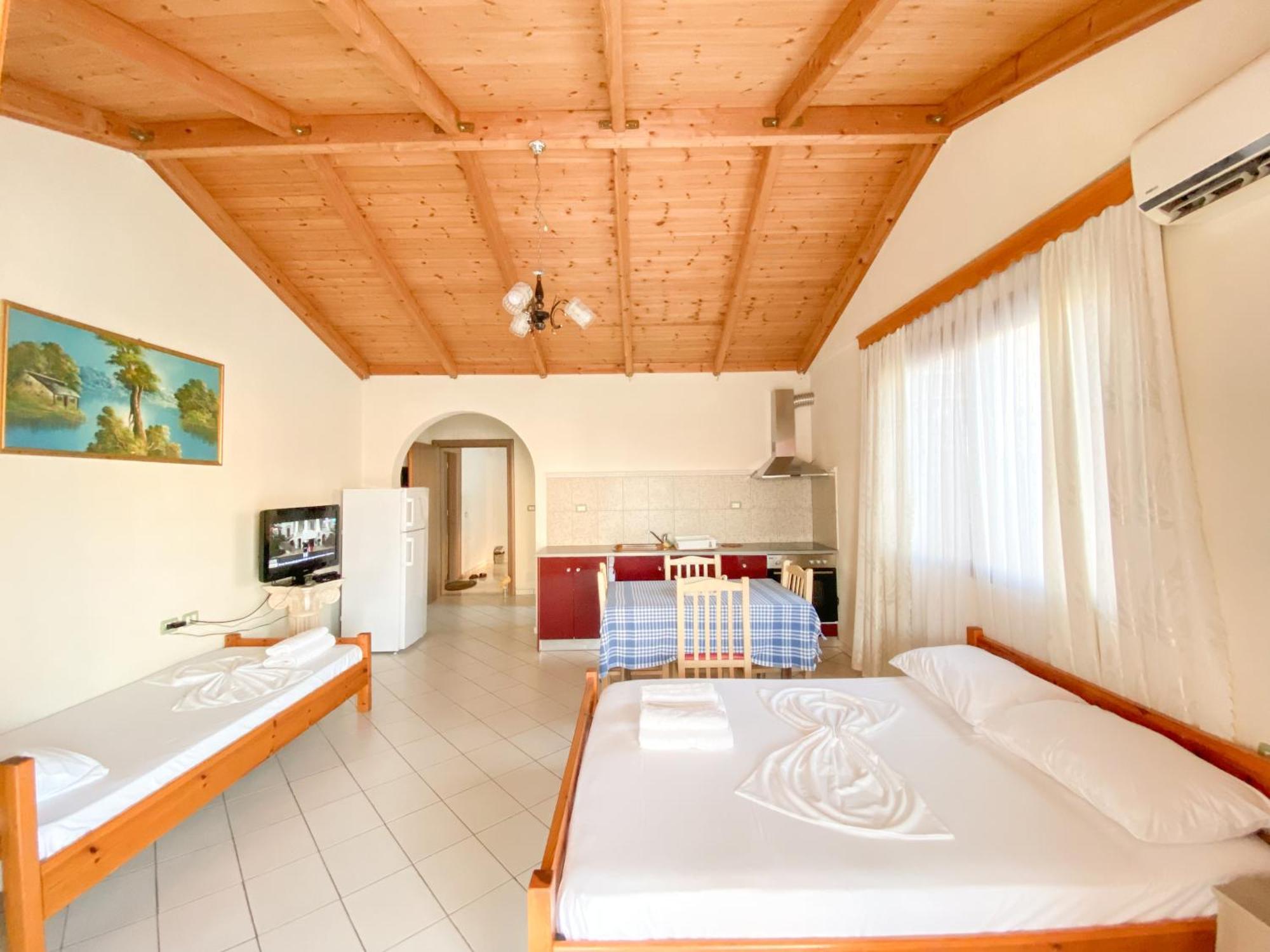 Summerland Saranda Экстерьер фото